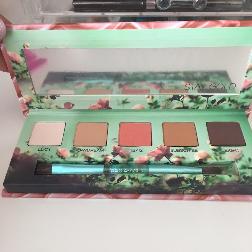 New!!! Urban Decay Kristen Leanne Daydream